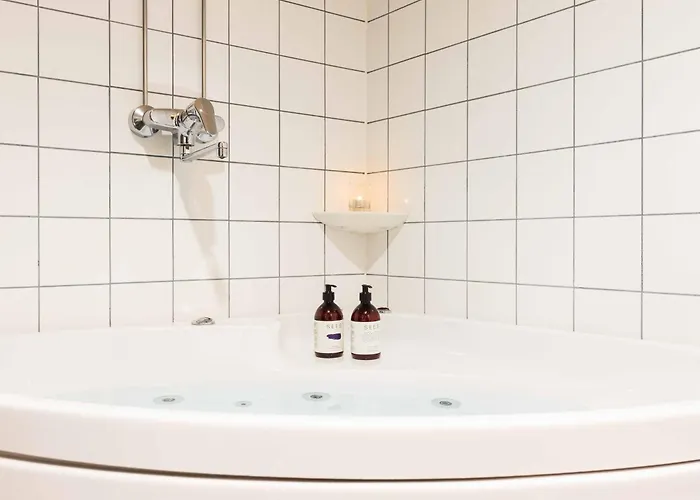 & Pikku-syoete Hotel 3*